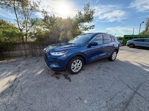 Used 2023 Ford Escape Active w/ Tech Pack #2 image 3