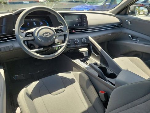 Used 2026 Hyundai Elantra SE image 10