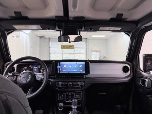 Used 2025 Jeep Wrangler Unlimited Sport AWD/4WD image 24