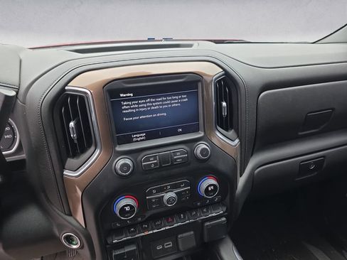 Used 2022 Chevrolet Silverado 1500 High Country w/ Technology Package AWD/4WD image 11
