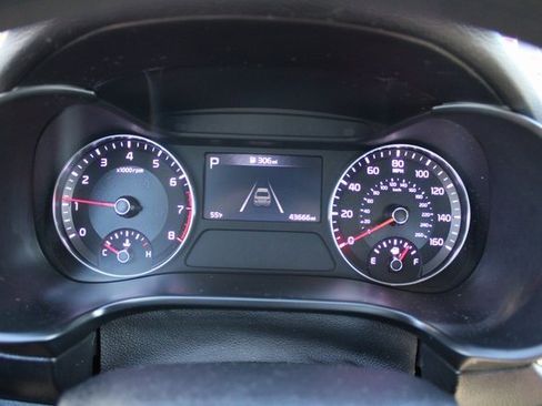 Certified 2024 Kia Forte LXS image 12