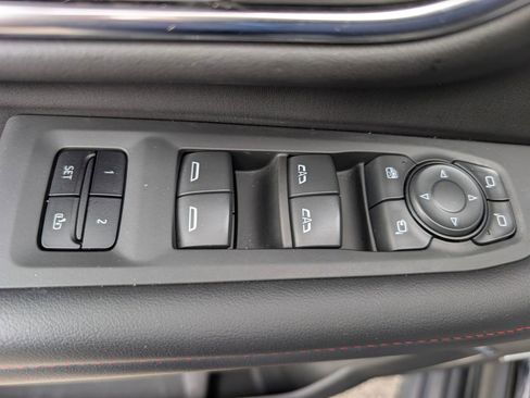 Used 2022 Chevrolet Suburban RST w/ Luxury Package image 8