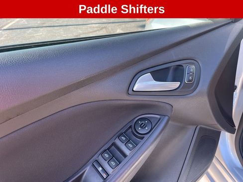 Used 2015 Ford Focus SE w/ SE Sport Package image 19