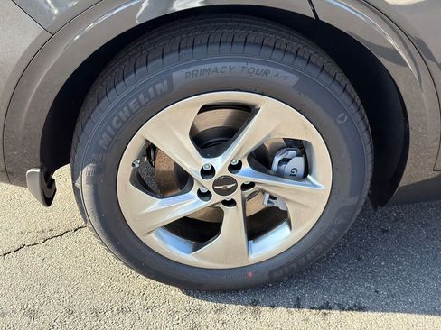 New 2026 Genesis GV70 2.5T Select image 17