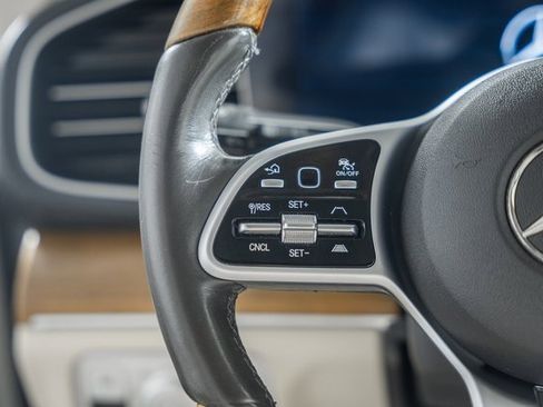 Used 2020 Mercedes-Benz GLS 450 4MATIC image 32