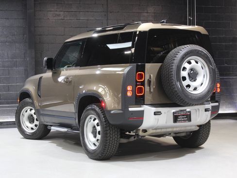 Used 2024 Land Rover Defender 90 S image 11