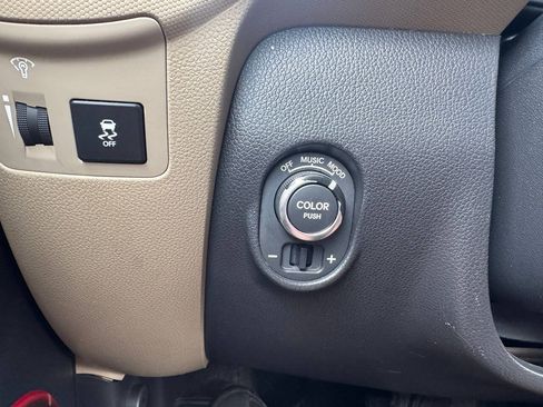 Used 2013 Kia Soul ! FWD image 16