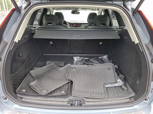 Certified 2023 Volvo XC60 T8 Ultimate w/ Climate Package AWD/4WD image 28