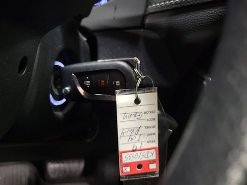 Used 2019 Toyota RAV4 LE w/ All Weather Liner Package FWD image 21