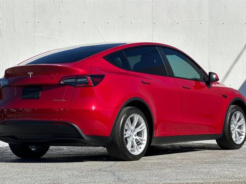Used 2022 Tesla Model Y Long Range image 4