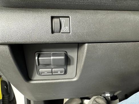 Used 2023 Chevrolet Colorado W/T RWD image 19