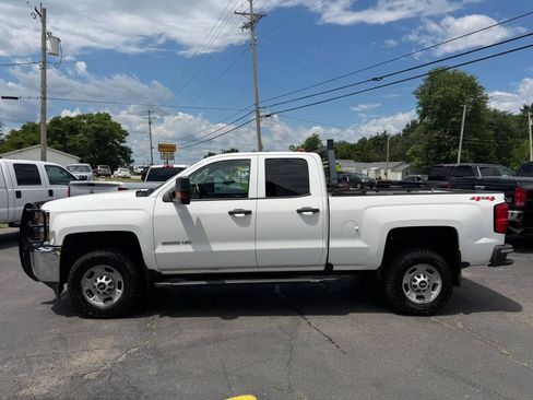 Used 2019 Chevrolet Silverado 2500 W/T AWD/4WD image 2