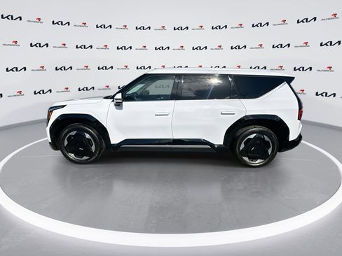 Certified 2026 Kia EV9 Land image 5