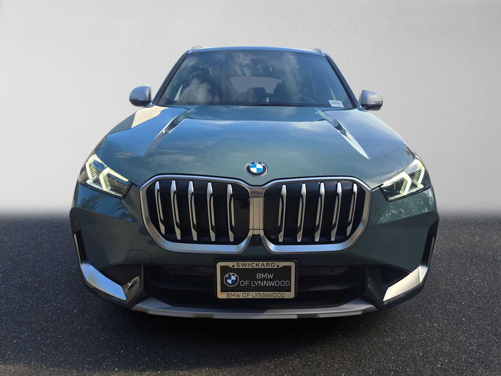 Used 2023 BMW X1 xDrive28i w/ Premium Package AWD/4WD image 8