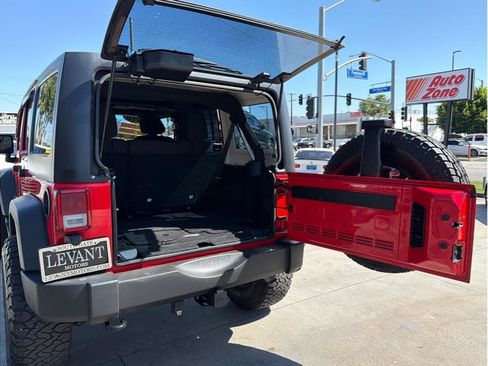 Used 2015 Jeep Wrangler Unlimited Sport AWD/4WD image 24