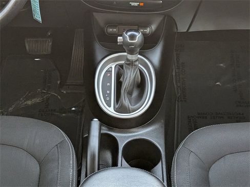 Used 2017 Kia Soul + image 17