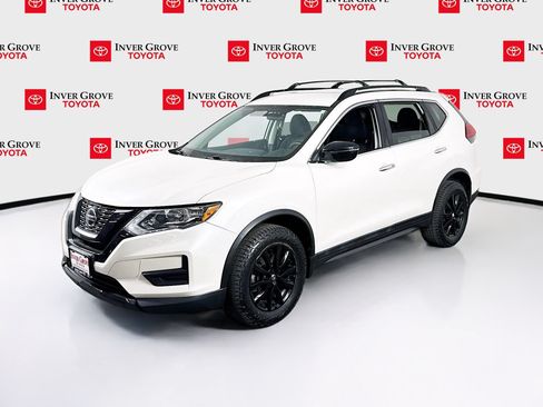 Used 2018 Nissan Rogue SV AWD/4WD image 1