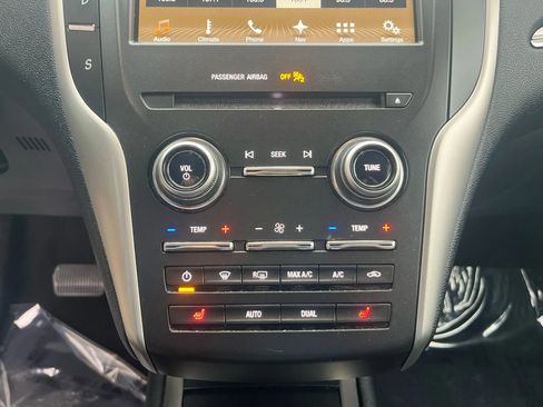 Used 2017 Lincoln MKC Select w/ Select Plus Package image 24