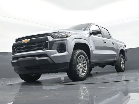 Used 2023 Chevrolet Colorado LT image 19