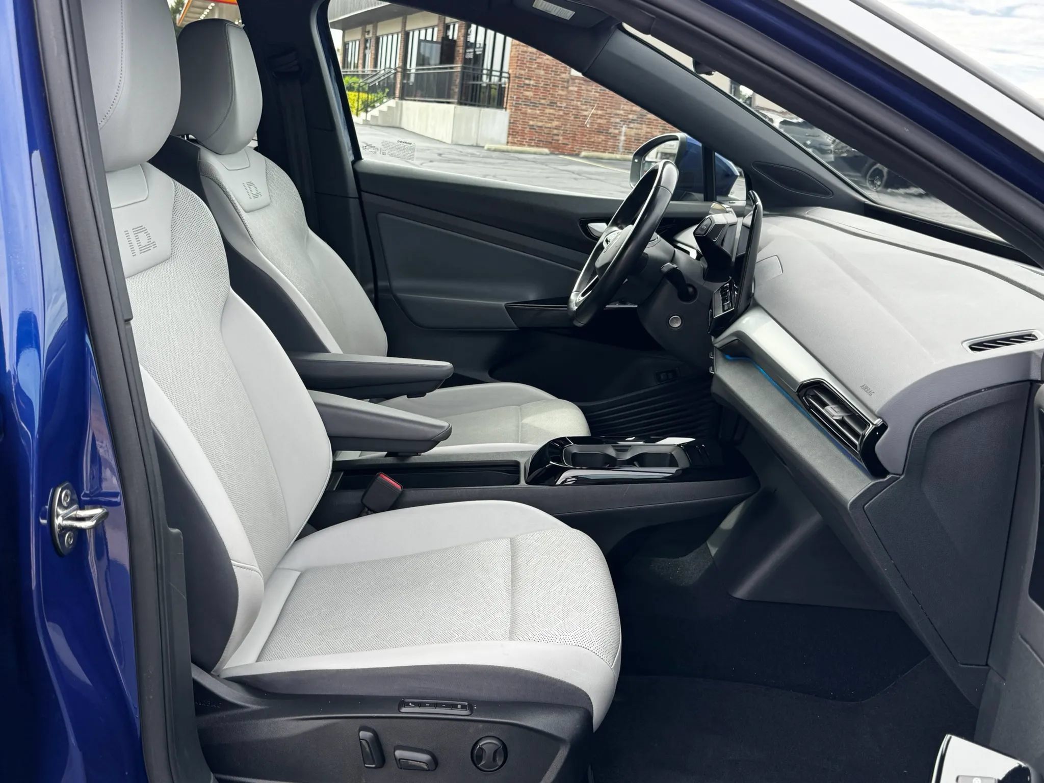 Used 2021 Volkswagen ID.4 Pro S w/ Gradient Package RWD image 6