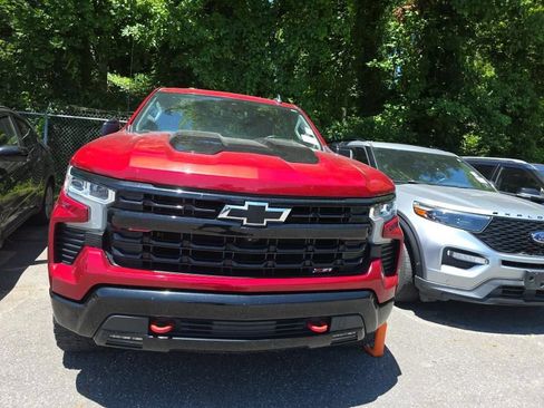Used 2023 Chevrolet Silverado 1500 LT Trail Boss w/ LT Trail Boss Premium Package AWD/4WD image 3