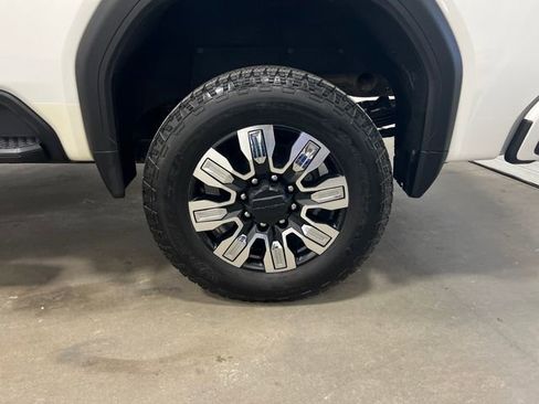 Used 2024 GMC Sierra 2500 Denali image 19