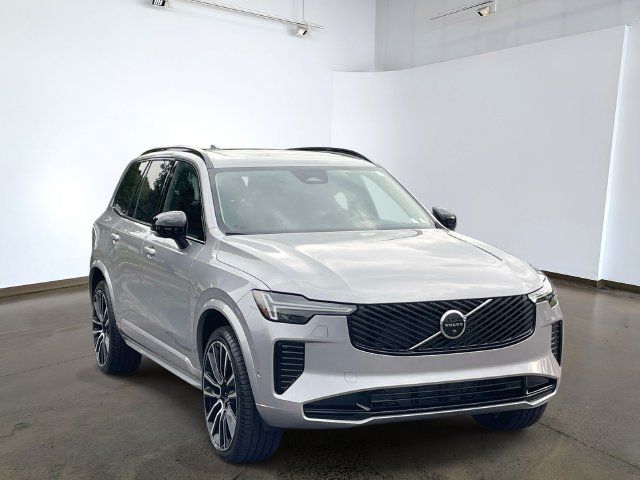 Used 2026 Volvo XC90 B6 Ultra w/ Protection Package AWD/4WD image 3