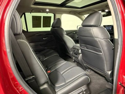 Used 2025 Honda Pilot Elite image 49