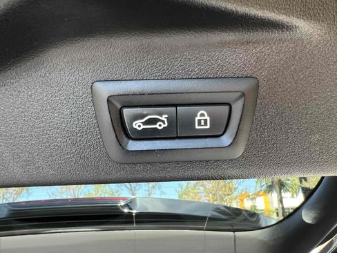 Used 2020 BMW X5 sDrive40i w/ Premium Package RWD image 49