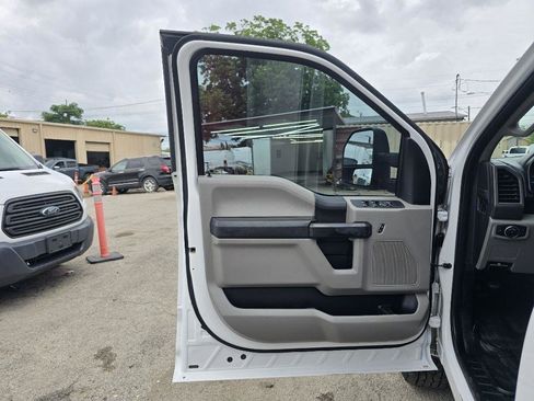 Used 2019 Ford F250 XL w/ Power Equipment Group AWD/4WD image 26