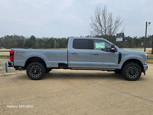 New 2026 Ford F250 Platinum w/ FX4 Off-Road Package AWD/4WD image 6