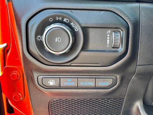 Used 2023 Jeep Wrangler Unlimited Sahara w/ Cold Weather Group image 33