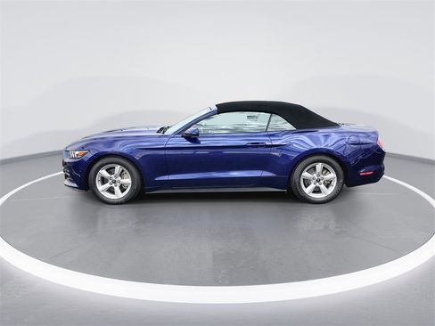 Used 2016 Ford Mustang Convertible image 5