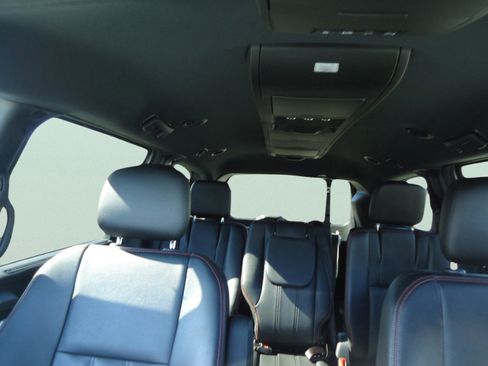Used 2020 Dodge Grand Caravan GT FWD image 32