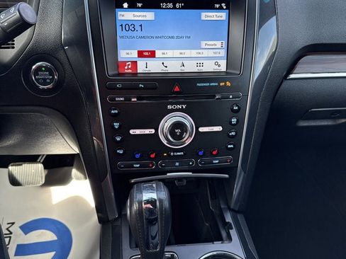 Used 2018 Ford Explorer Limited image 15