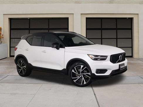 Certified 2022 Volvo XC40 T5 R-Design w/ Advanced Package AWD/4WD image 33