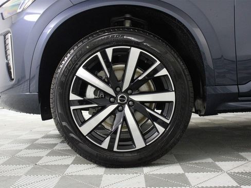New 2025 Volvo XC90 B6 Core image 13