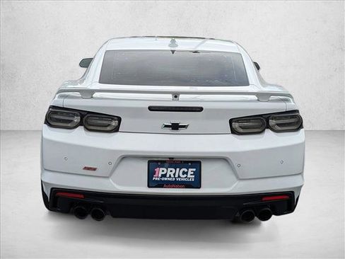 Used 2019 Chevrolet Camaro SS RWD image 7