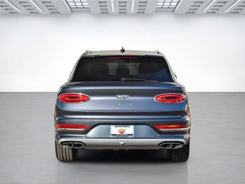 New 2025 Bentley Bentayga Extended Wheelbase image 9