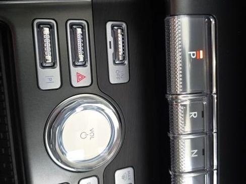Used 2025 Lincoln Nautilus Reserve AWD/4WD image 22