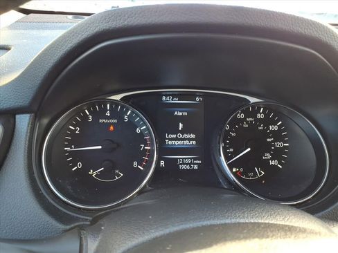 Used 2016 Nissan Rogue S w/ Appearance Package image 19