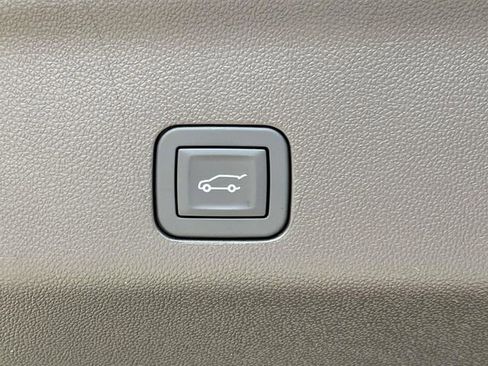 Used 2026 GMC Yukon XL Elevation image 13