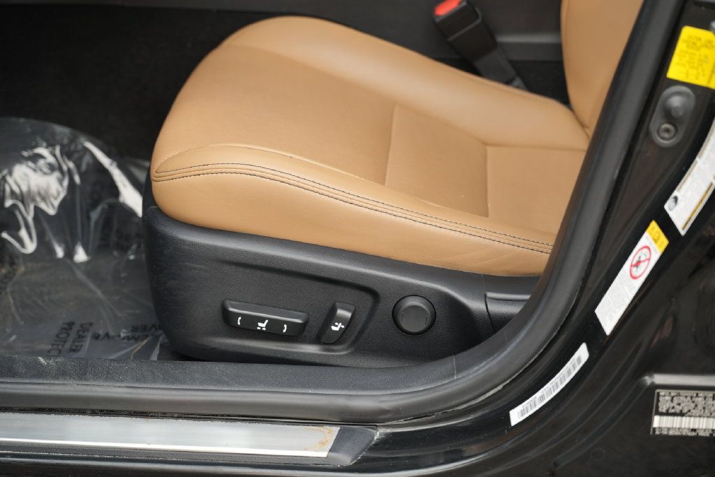 Used 2018 Lexus IS 300 AWD w/ Comfort Package image 17