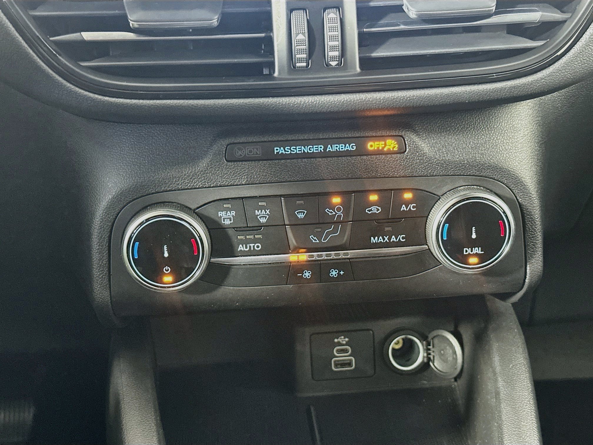 Used 2025 Ford Escape ST-Line FWD image 24