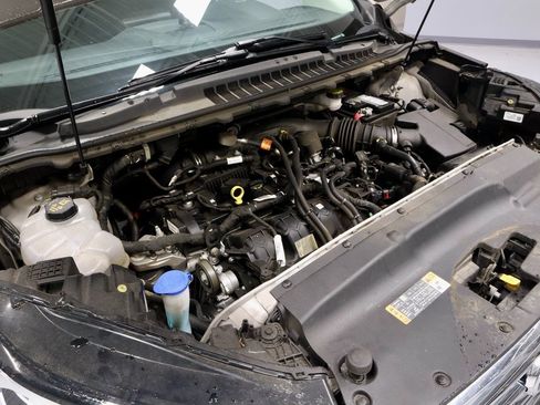 Certified 2021 Ford Edge SE image 17