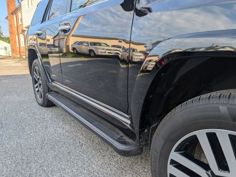 Used 2022 Toyota 4Runner Limited AWD/4WD image 15