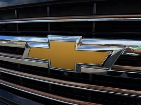 Used 2023 Chevrolet Silverado 2500 High Country w/ Z71 Off-Road Package AWD/4WD image 19