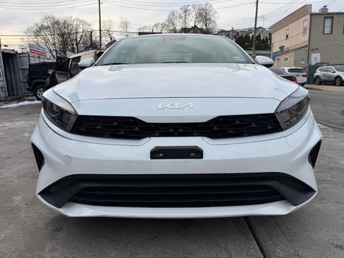 Used 2023 Kia Forte LXS image 2