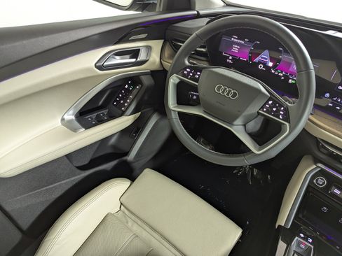 Certified 2025 Audi Q5 Premium Plus w/ Premium Plus image 9