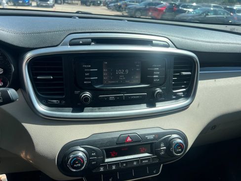 Used 2016 Kia Sorento EX FWD image 6